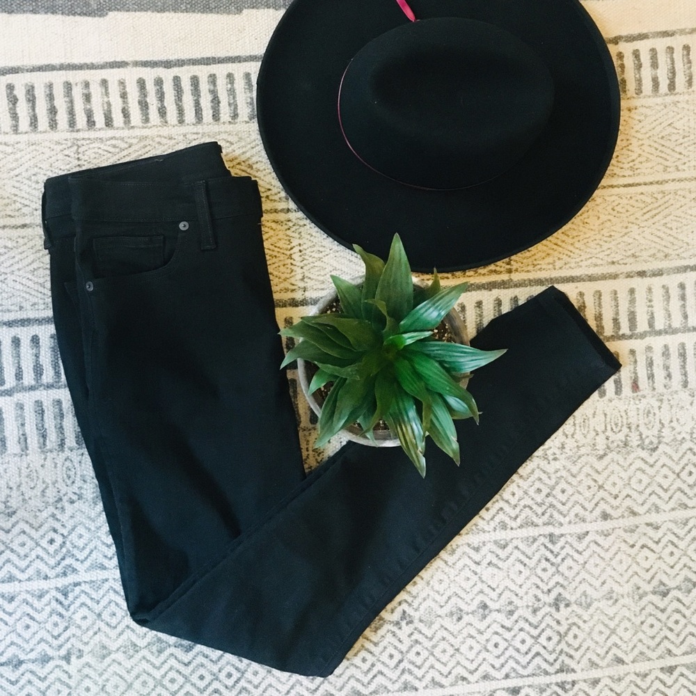 Madewell 9” Mid-Rise Skinny Jeans (“Stay Black”)